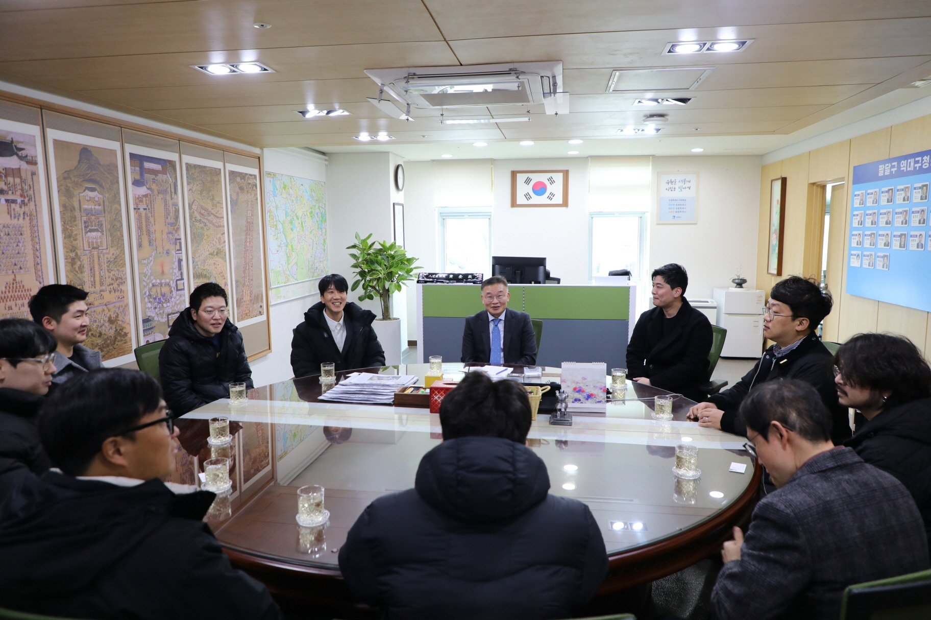 ����û�����ȸ ����ȸ �� Ŀ�ǳ���